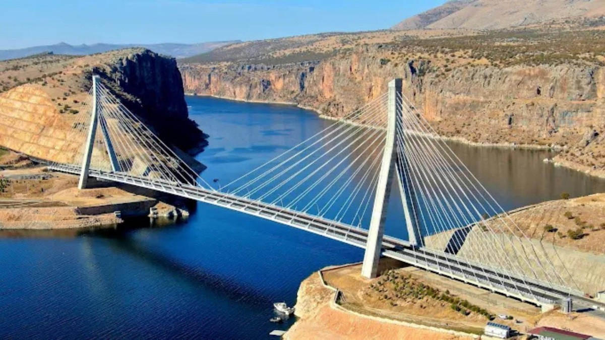 Bakan Uraloğlu, Nissibi Köprüsü’nün 11’inci yılını kutladı