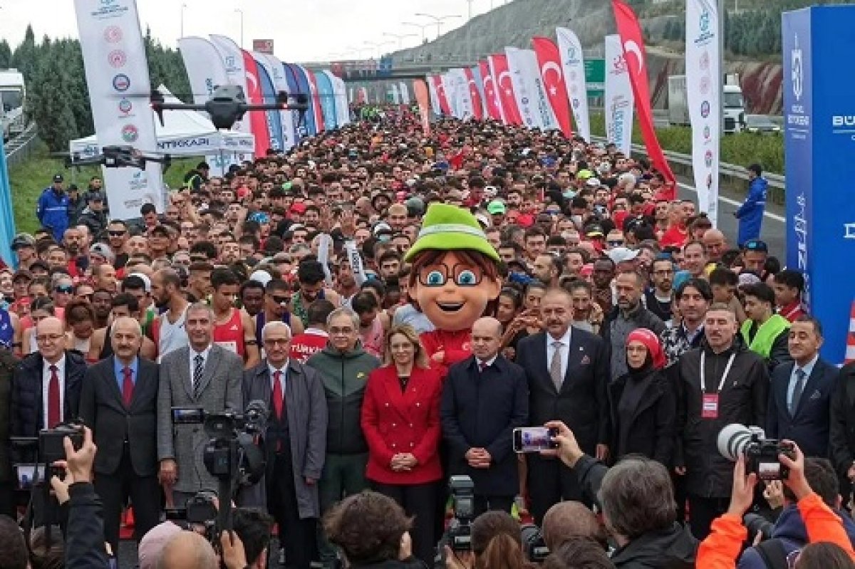 KÖPRÜDE YARIŞ DÜZENLEDİ, İSTANBUL MARATONU’NA RAKİP OLDU! 