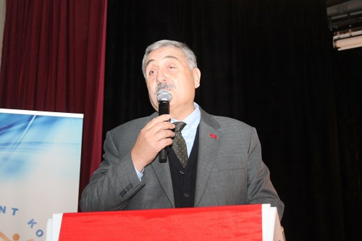 KÖRFEZ KENT KONSEYİ’NDE AHMET ÖNAL GÜVEN TAZELEDİ 
