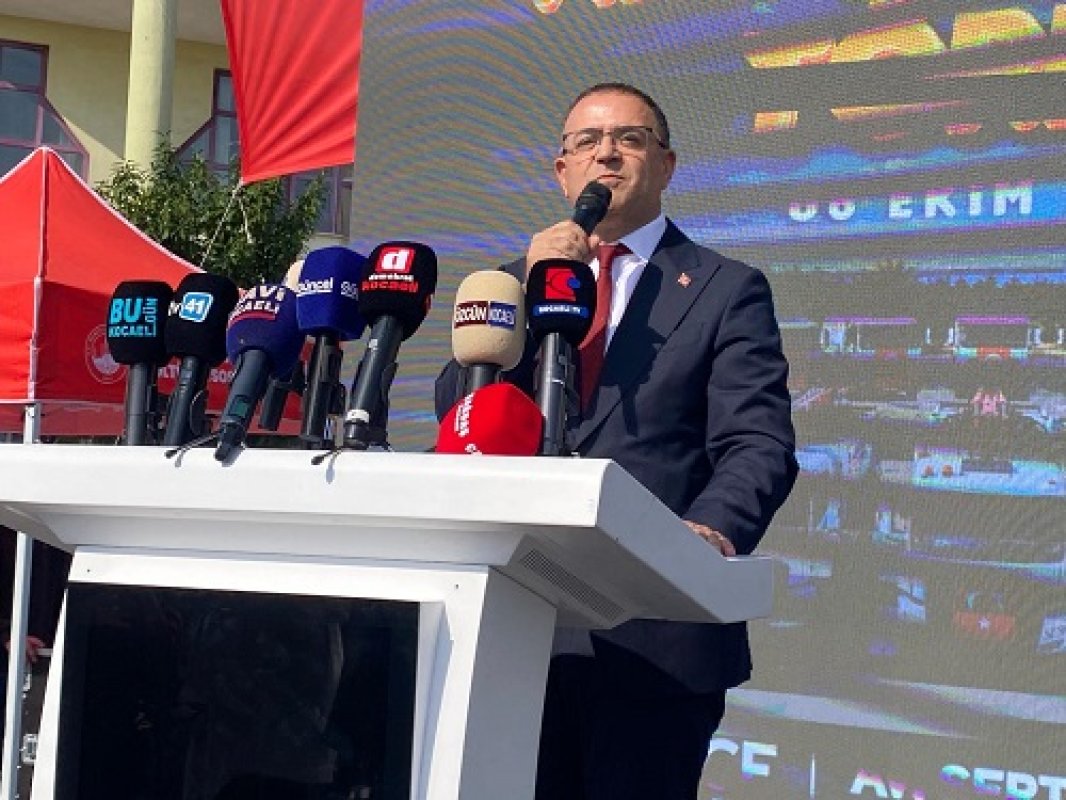 DERİNCE BELEDİYESİNE 14 YENİ HİZMET ARACI  
